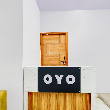 Hotel O Ocean Plaza Yeni Delhi Dış mekan fotoğraf