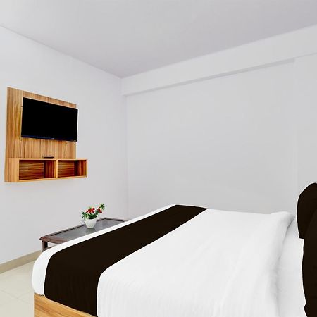 Hotel O Ocean Plaza Yeni Delhi Dış mekan fotoğraf