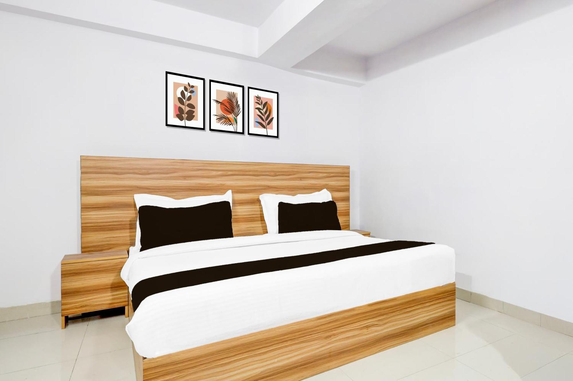 Hotel O Ocean Plaza Yeni Delhi Dış mekan fotoğraf