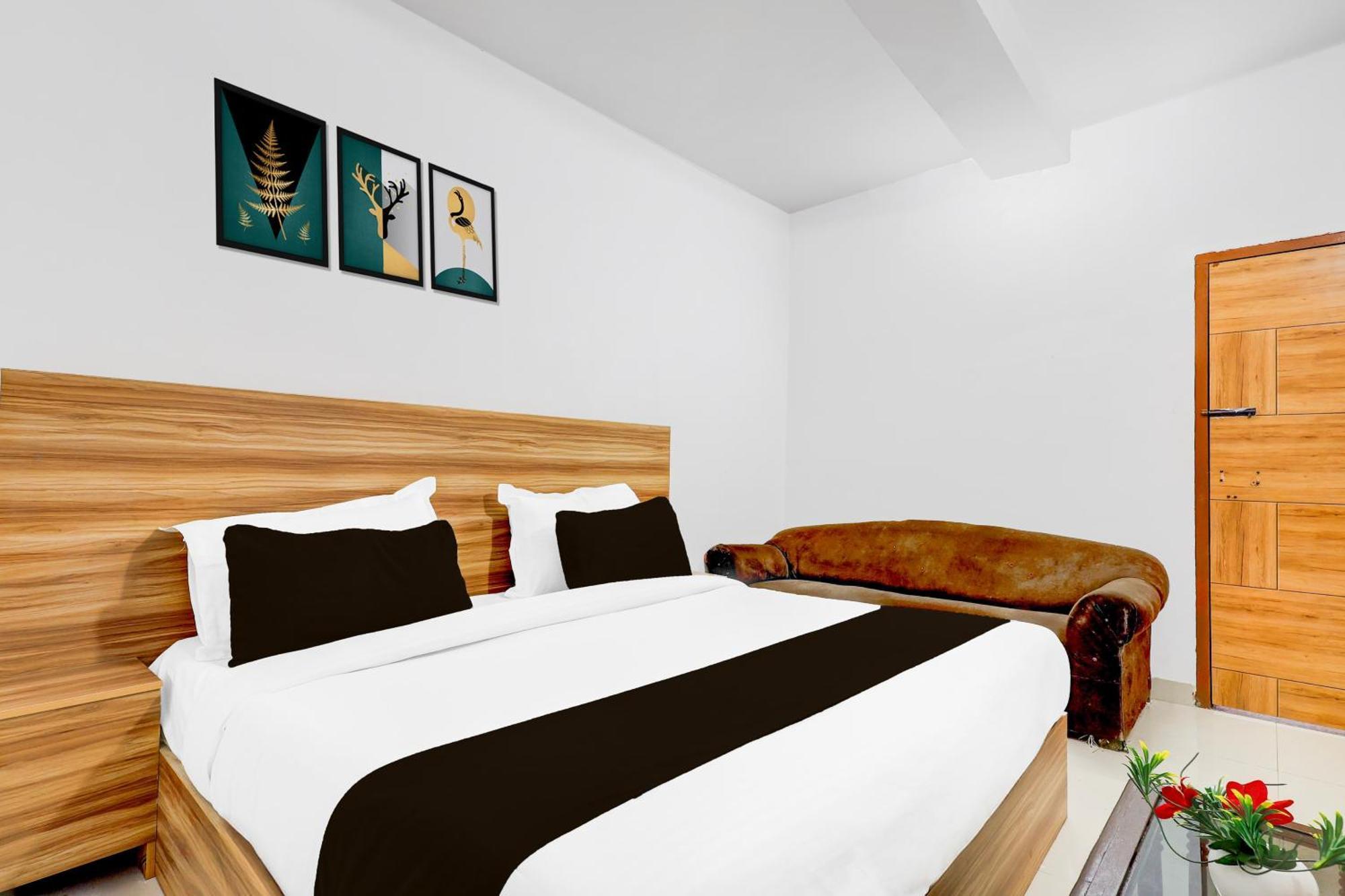 Hotel O Ocean Plaza Yeni Delhi Dış mekan fotoğraf