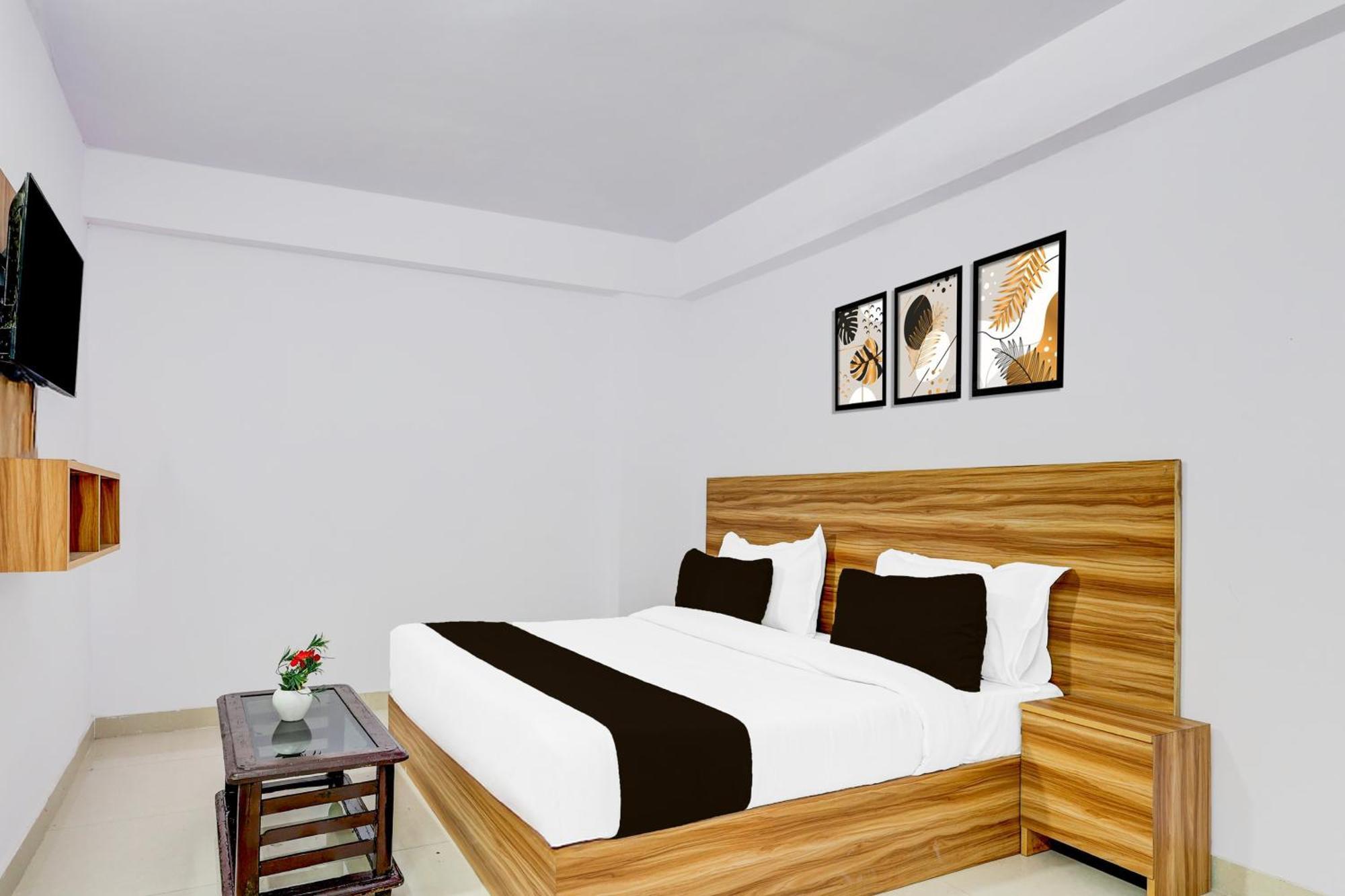 Hotel O Ocean Plaza Yeni Delhi Dış mekan fotoğraf