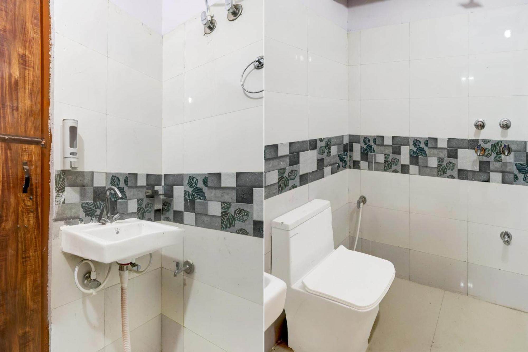 Hotel O Ocean Plaza Yeni Delhi Dış mekan fotoğraf
